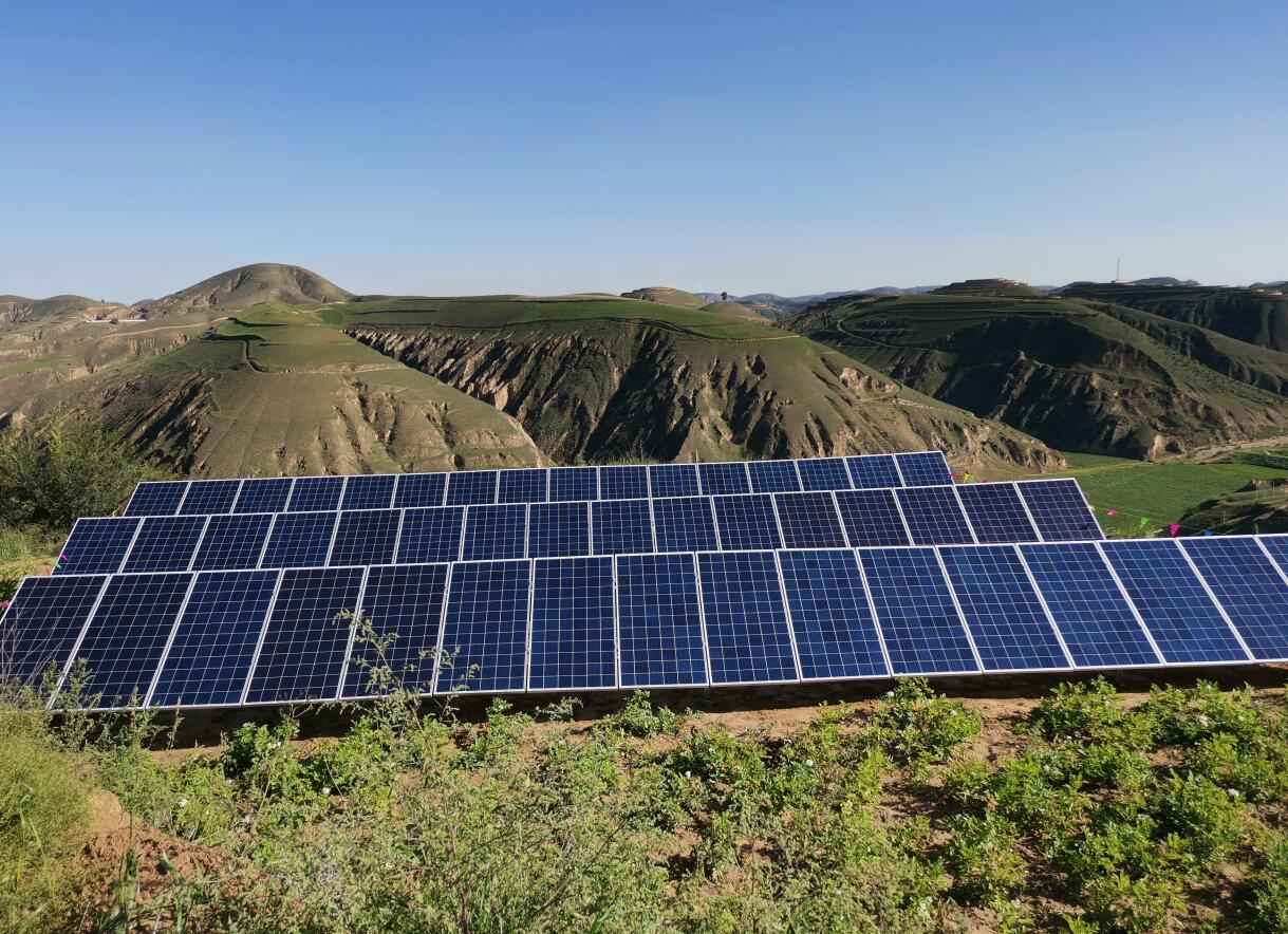 Les systèmes d'irrigation solaire Jntech contribuent à la construction de champs agricoles nationaux de haut niveau