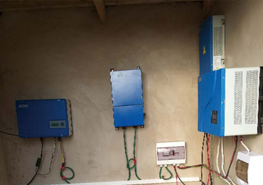 Pompe solaire de 5,5 kW et système hors réseau de 1 kW au Botswana