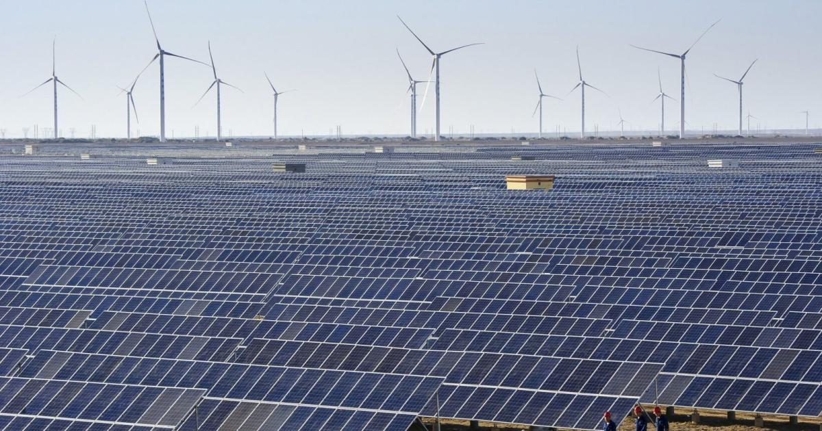 L'Inde lance un appel d'offres pour un projet de production d'énergie hybride solaire et éolienne de 1,2 GW