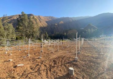 Le projet d'irrigation par pompage d'eau solaire de 1,2 MW dans le district de Dongchuan, Kunming, Yunnan, bat son plein